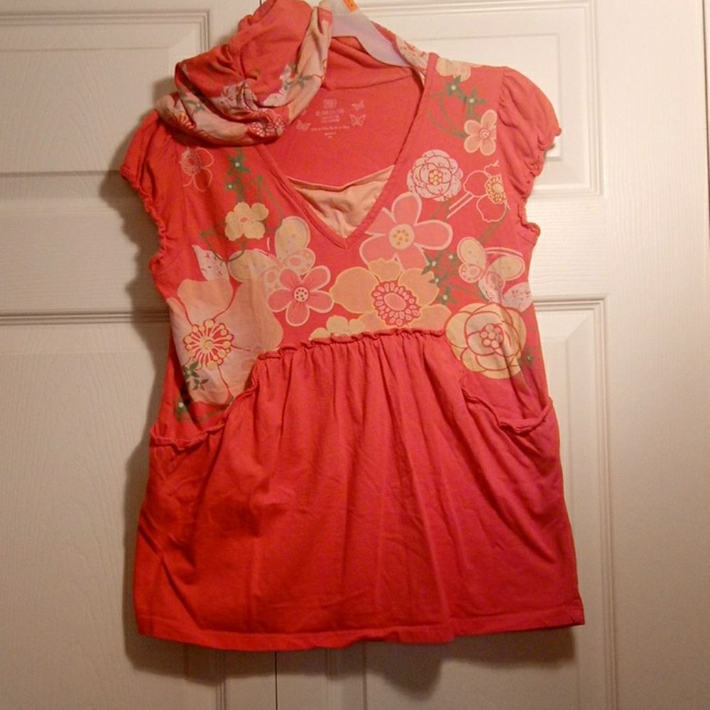 Hooded shirt with pockets